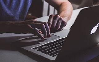 开云下载-瓦伦西亚绝地反击秘鲁，莱万惊艳世界