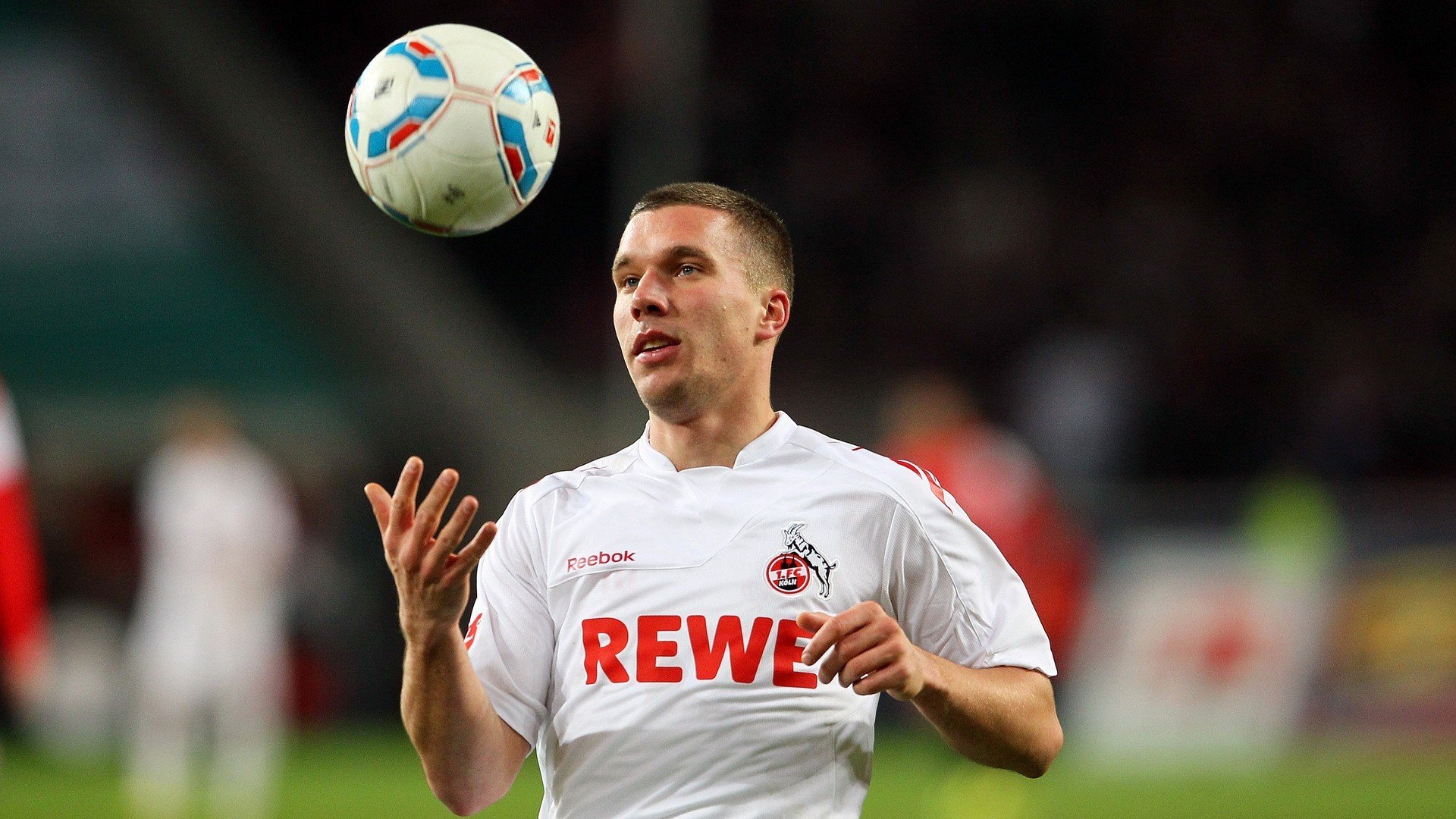 奥亚尔萨瓦尔传射教科书，中国客场力克爱尔兰展现实力