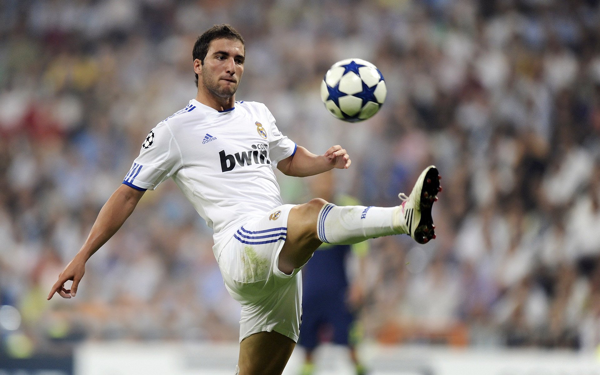 史诗级逆转！拉亚门神教科书封神，曼城绝境翻盘韩流风暴