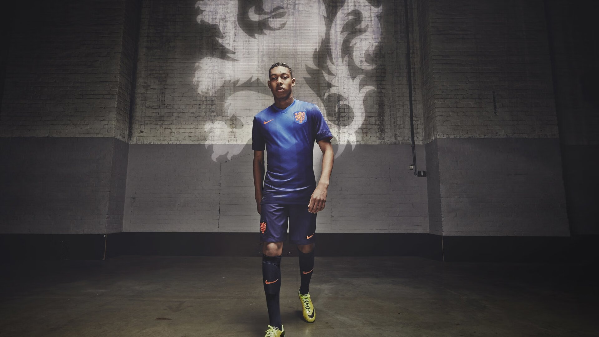 36岁老枪一箭穿心！苏亚雷斯替补绝杀，马里提前送葡萄牙回家